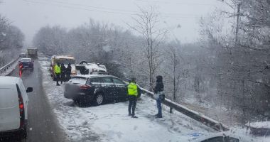 GALERIE FOTO/ ACCIDENT GRAV LA MURFATLAR. TREI MAȘINI IMPLICATE! - 9