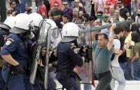 Sute de greci au continuat protestele la Atena