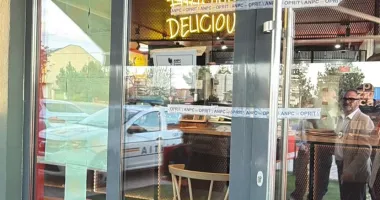Restaurant din Ovidiu, în centrul unui scandal. Sute de kilograme de alimente retrase de la vânzare - 3