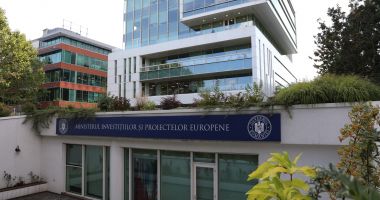 Stire din Actualitate : Angajații MIPE, atenționați pentru ținuta la birou: „Nu poți să vii în șlapi”