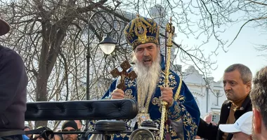 Constănțenii, prezenți în număr mare la slujba de Bobotează oficiată de ÎPS Teodosie - 6