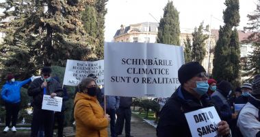 GALERIE FOTO / Fermierii protestează la Constanţa - 4