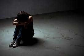 Stire din Diverse : O fată de 12 ani a născut după ce a fost violată de trei profesori. Polițiștii au altă variantă