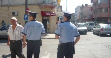 Stire din Eveniment : SFATURI pentru TURIȘTI, pentru a nu fi victimele borfașilor din Constanța!
