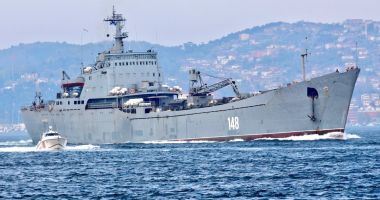 GALERIE FOTO / Nave de război ruse încărcate cu tancuri și echipamente militare, reperate în drum spre Siria - 3