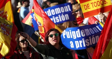 Stire din Actualitate : "Dacă Puigdemont nu se prezintă la tribunal, procedura normală este emiterea unui mandat de arestare"