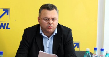 Stire din Politică-Administrație : "Dacă Iohannis a putut să facă lucruri bune pentru Sibiu, le poate face pentru toată România"
