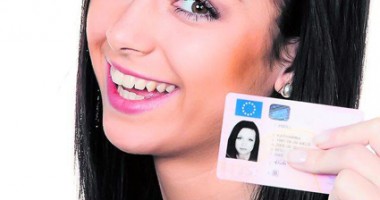 Stire din Cetățenești : "Dacă schimb permisul, se modifică și valabilitatea?"