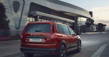 Stire din Actualitate : Industria auto din România trece la nivelul următor! Dacia lansează pimul model hybrid