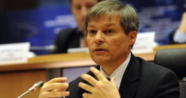 Stire din Politică-Administrație : A început ședința de plen a Parlamentului, în care este prezentat Cabinetul Cioloș