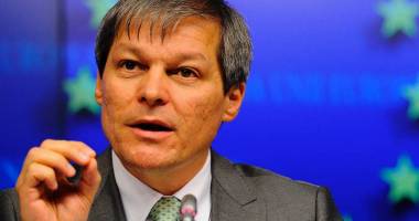 Stire din Politică-Administrație : CREȘTERI SALARIALE CU 10 PROCENTE. CE SPUNE PREMIERUL CIOLOȘ