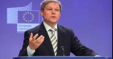 Stire din Actualitate : Dacian Cioloș, despre Viorica Dăncilă: Mi se pare puțin bizară asumarea funcției de prim-ministru