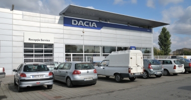 Stire din Economie : Service-urile Dacia-Renault, acuzații dure la adresa Asirom. Compania reziliază contractele cu asiguratorul