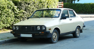 Stire din Auto : Dacia Sport, mașina studenției! Cum "zbura" Brașovia pe șoselele României