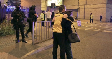 UPDATE. GALERIE FOTO - VIDEO / EXPLOZIE LA MANCHESTER, în timpul unui concert al artistei Ariana Grande. SUNT ZECI DE MORTI SI RANITI - 12