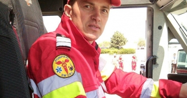 Stire din Eveniment : Galerie foto și video / POMPIERII NU MOR NICIODATĂ, EI ARD MEREU ÎN SUFLETUL CELOR PE CARE I-AU SALVAT! 1 an de la moartea slt. (p.m.) Marius Daniel Fripis