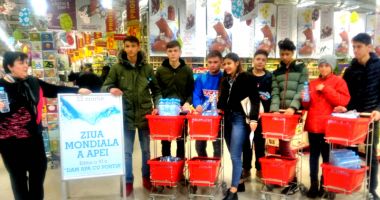 Stire din Cultură-Educație : "Dăm apă cu porția!", proiect realizat de elevi din Constanța
