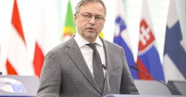 Stire din Politică-Administrație : Europarlamentarii de la PNL cer Uniunii Europene măsuri urgente pentru sprijinirea fermierilor