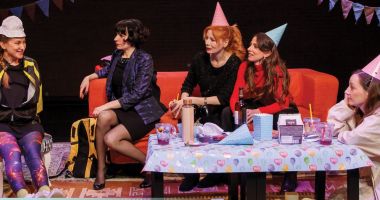 Stire din Cultură-Educație : ”30+”, o comedie despre șase femei, la Teatrul de vară Soveja, în această seară