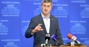Stire din Politică-Administrație : Dan Barna: „Dacă o să crească cifra persoanelor vaccinate o să trecem mai uşor peste acest val 4”