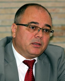 Stire din Sănătate : Testarea gratuită pentru depistarea cancerului de col uterin, sub semnul întrebării