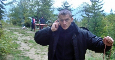 Polițistul lovit cu o sabie în cap A RĂMAS CU O PARALIZIE