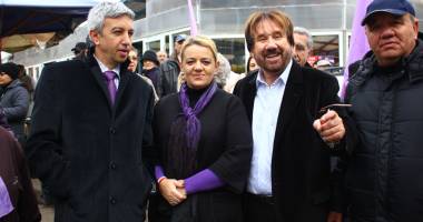 Stire din Politică-Administrație : Dan Diaconescu propune: Tony Blair sau Condoleezza Rice - premier al României!