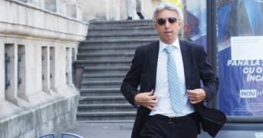 Stire din Eveniment : Dan Diaconescu, trimis în judecată la Constanța pentru acte sexuale cu minori și folosirea prostituției infantile