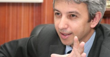 Stire din Economie : Dan Diaconescu: "Sunt amenințat cu închisoarea, serviciile secrete mă urmăresc pas cu pas"