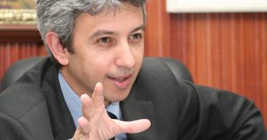 Stire din Politică-Administrație : Dan Diaconescu și "caravana violetă", astăzi, la Constanța