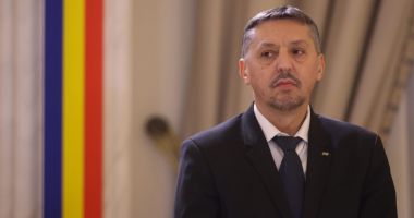 Ministrul Educaţiei, Daniel David, şi-a anunţat suspendarea din poziţia de rector al Universităţii Babeş-Bolyai