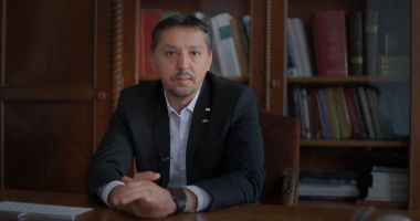 Stire din Cultură-Educație : Start la reformă în învățământ. Noul Ministru al Educaţiei are planuri mari pentru învăţământ