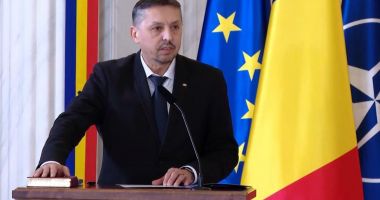 Stire din Cultură-Educație : Daniel David, de Ziua Mondială a Educaţiei: “Preocuparea mea e ca oamenilor educaţiei să le fie bine”