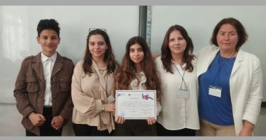 Stire din Cultură-Educație : Patru elevi ai Școlii nr. 18 s-au calificat la naționala Olimpiadei de Dezbateri pentru Juniori