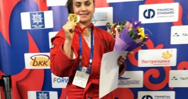 Stire din Sport : Daniela Poroineanu  își păstrează titlul european la sambo