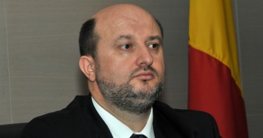 Stire din Politică-Administrație : Reducerea TVA la pâine și impozitul forfetar ar putea fi introduse în vacanța parlamentară
