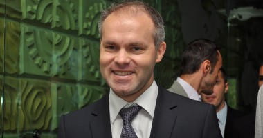 Stire din Cultură-Educație : Dascălii au pregătit o surpriză ministrului Funeriu