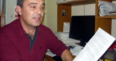 Stire din Cultură-Educație : Doliu la Universitatea "Ovidius". Profesorul  Daniel Sărăcescu a murit