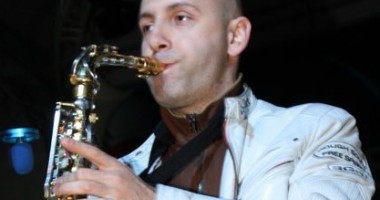 Stire din Monden : Saxofonistul de la Divertis, înmormântat de ziua fetiței sale