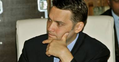 Stire din Eveniment : Mandatul de arestare pe numele lui Dan Șova a fost prelungit