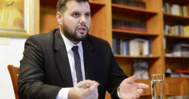 Stire din Eveniment : Deținuții români din Malaezia, vizitați de ministrul Dan Stoenescu