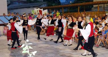 Stire din Cultură-Educație : Dansuri tradiționale elene, la Mamaia