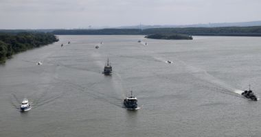 Stire din Eveniment : Exerciţiu al Flotilei Navale. Respingerea unui desant fluvial și aerian în Delta Dunării