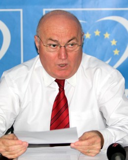 Stire din Politică-Administrație : Deputatul Dănuț Culețu vine  în ajutorul restanțierilor la bănci