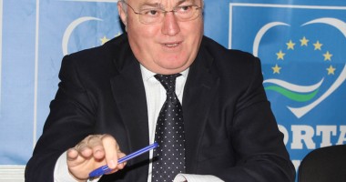 Stire din Politică-Administrație : "Trag un semnal de alarmă! Nu mai putem pune biruri pe privați"