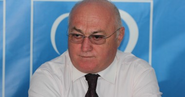 Stire din Politică-Administrație : Candidatul ARD, Danuț Culețu, sare în ajutorul persoanelor care au restanțe la bănci