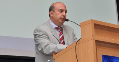 Stire din Cultură-Educație : Universitatea "Ovidius"/Prof. Dănuț Epure își depune oficial candidatura