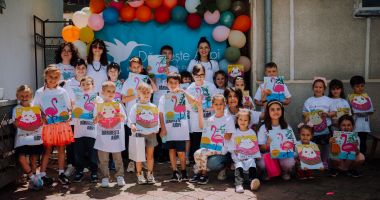 Stire din Social : Voluntarii „Dăruiește Aripi” au adus valuri de speranță pentru copiii bolnavi de cancer