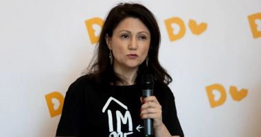 Stire din Actualitate : Carmen Uscatu îi cere Oanei Gheorghiu să se retragă din Asociația „Dăruiește Viață”