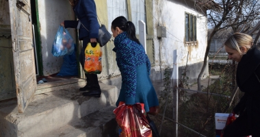 Sărbători minunate pentru copiii  din Piatra. Moș Crăciun a ajuns și la ei - 10